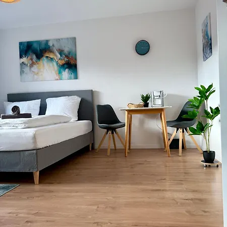 Апартаменты Holideis Center Studio-apartment Кёльн