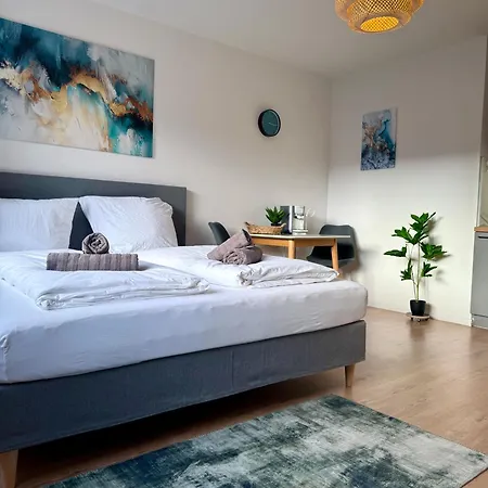 Апартаменты Holideis Center Studio-apartment Кёльн